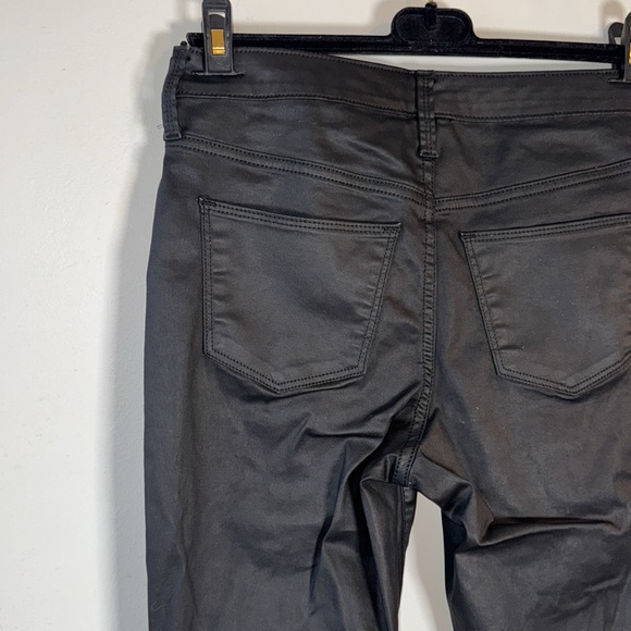 EUC Universal Thread Target Black Wax Skinny Jeans Size 6/28 - Picture 3 of 5
